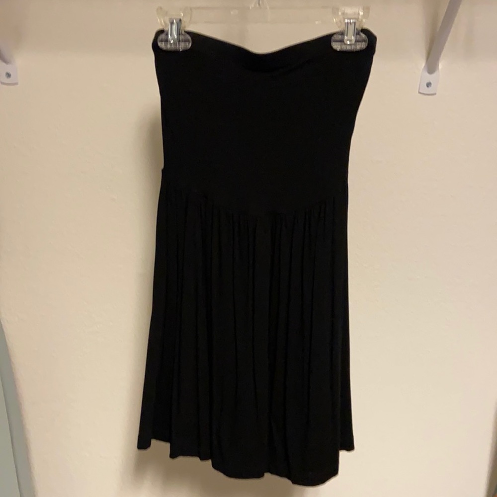 Strapless black top